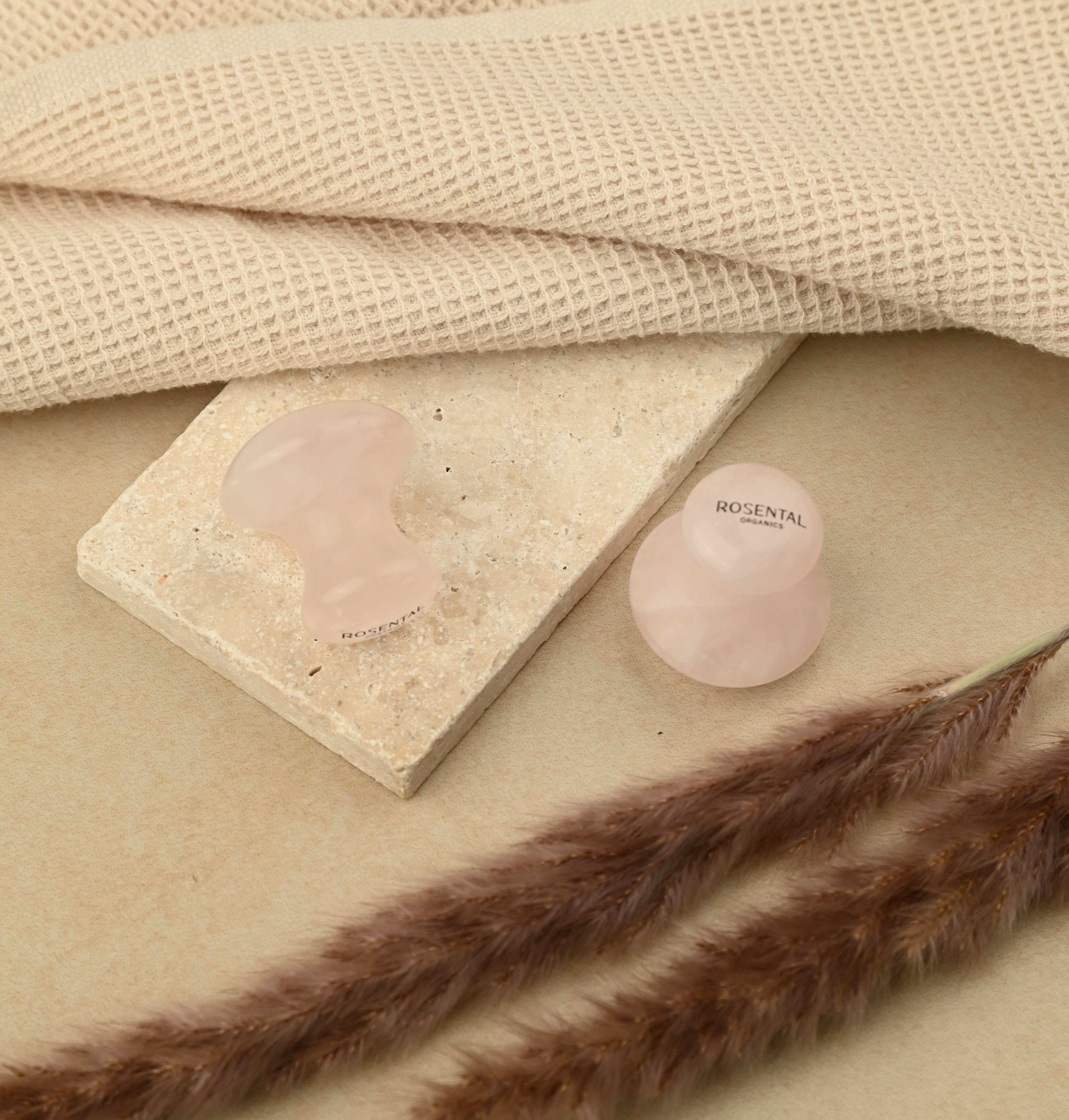 Eye Flowies Rose Quartz | Natural lifting tool